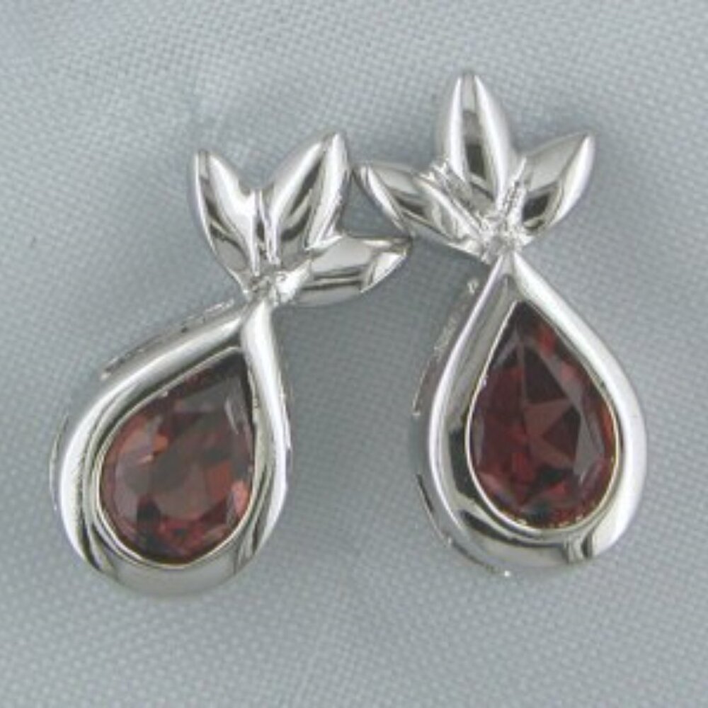 Distinctive Style 2.00 Carat Pear Garnet Silver Earrings